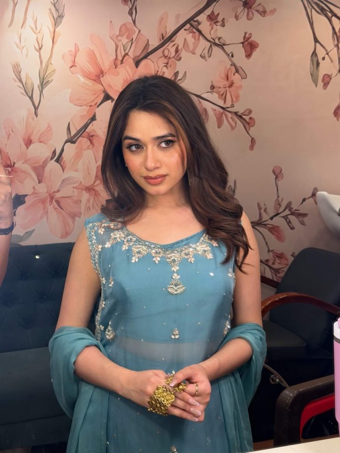 Jannat Zubair keeps it fresh and pretty in a pastel blue ethnic look 992534
