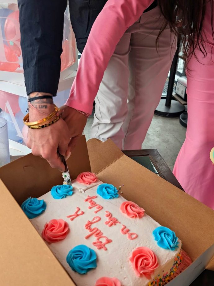 Kaisi Yeh Yaariaan's Krissann Barretto Flaunts Baby Bump In Baby Shower Pics, Co-star Niti Taylor Reacts 992979