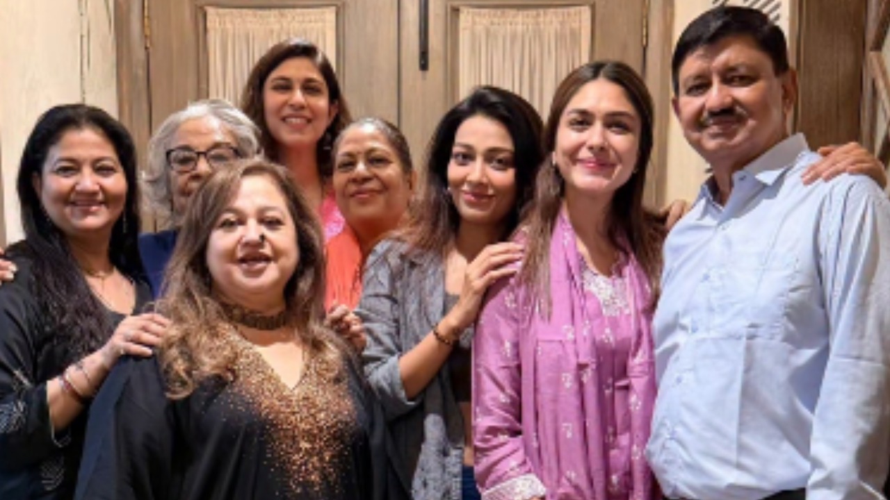 Kumkum Bhagya OG Reunion! Arjit Taneja, Mrunal Thakur & Others Celebrate Madhu Raja's Birthday 990588