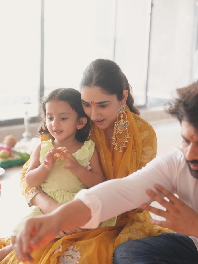 Laughter Chefs's Rahul Vaidya With Wife Disha Parmar Perform Gruh Pravesh Of New Home On Gudi Padwa 991562