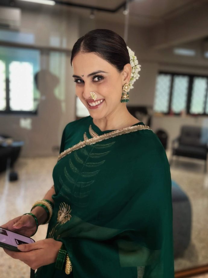 Madhuri Dixit, Kajol Devgn, Shilpa Shetty, and Genelia Deshmukh Show How Sarees Still Rule Bollywood Style 992756