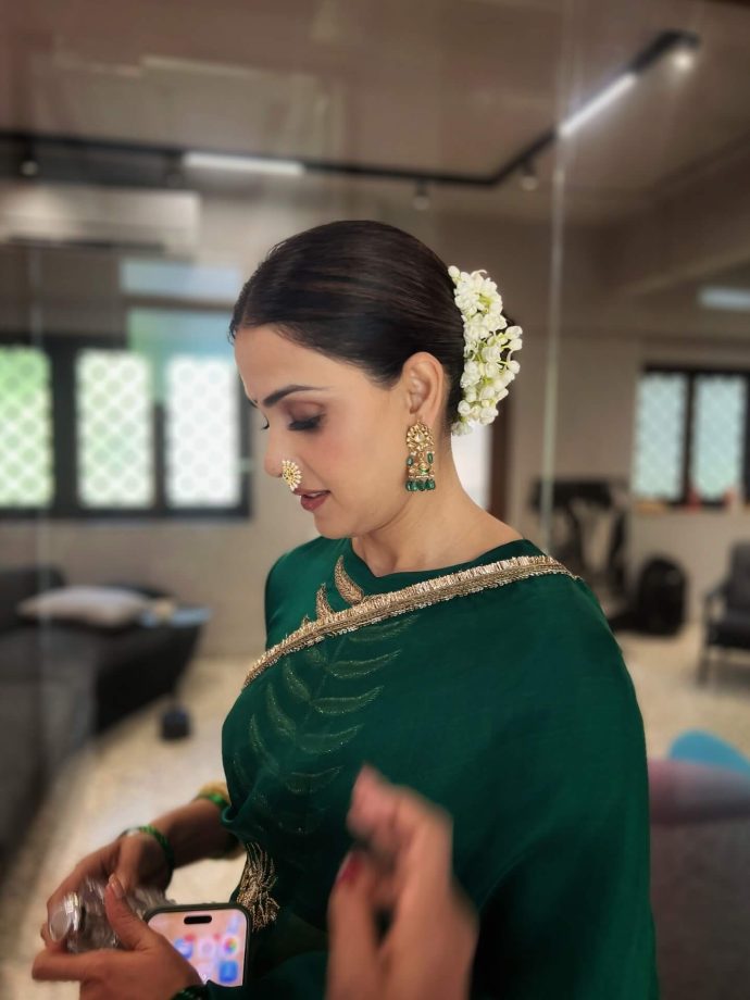 Madhuri Dixit, Kajol Devgn, Shilpa Shetty, and Genelia Deshmukh Show How Sarees Still Rule Bollywood Style 992758