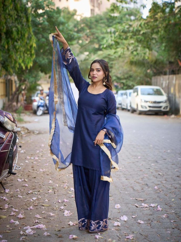 Manisha Rani Elevates Everyday Ethnic Style in Elegant Blue Suit Look 992550