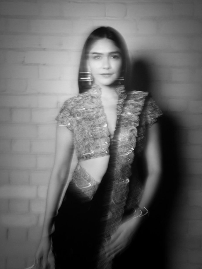 Mrunal Thakur Stuns in Designer Shyama Saree Set by Mrunalini Rao at Vijay and Rashmika’s Wedding Reception 990004