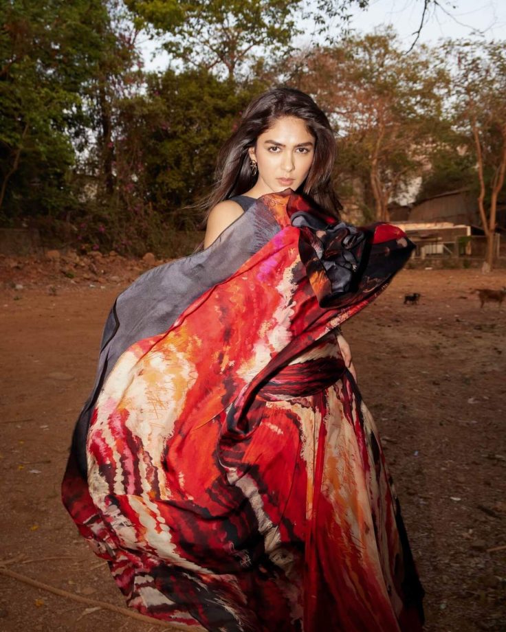 Mrunal Thakur Turns Heads in Bold One-Shoulder Look for Dacoit Promotions 992626