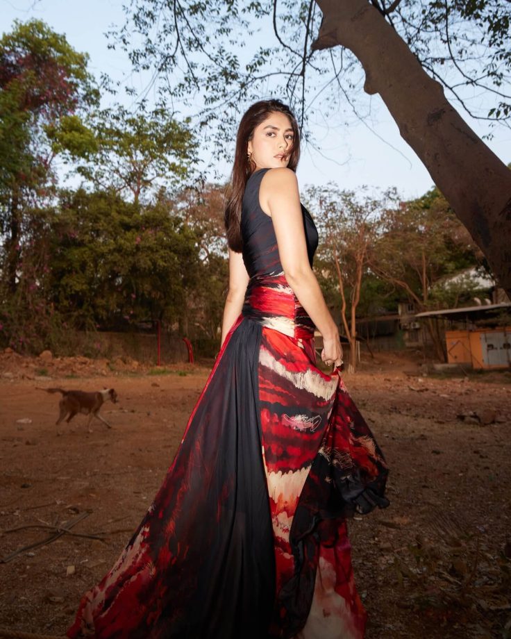 Mrunal Thakur Turns Heads in Bold One-Shoulder Look for Dacoit Promotions 992620