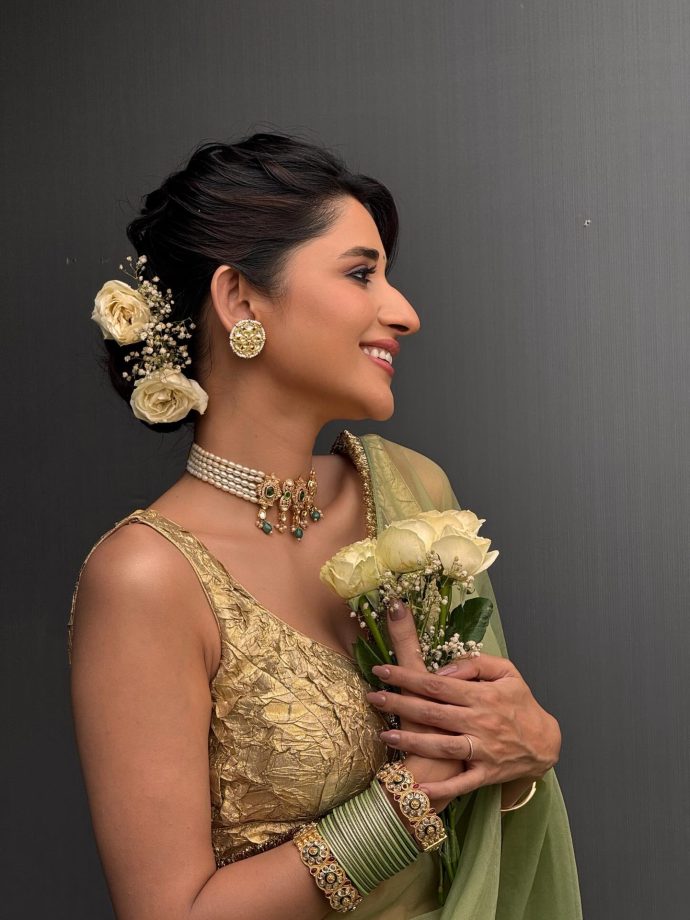 Naagin 7's Kanika Mann Spreads Her Charm In A Floral Saree, Producer Ekta Kapoor Reacts 992673