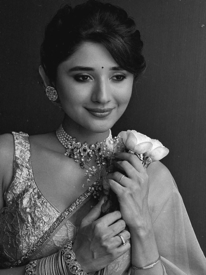 Naagin 7's Kanika Mann Spreads Her Charm In A Floral Saree, Producer Ekta Kapoor Reacts 992681