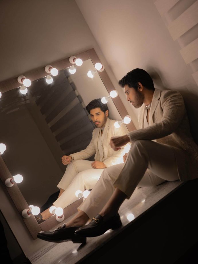 Nayanika Reddy and Allu Sirish in Anamika Khanna for Their Reception 989409