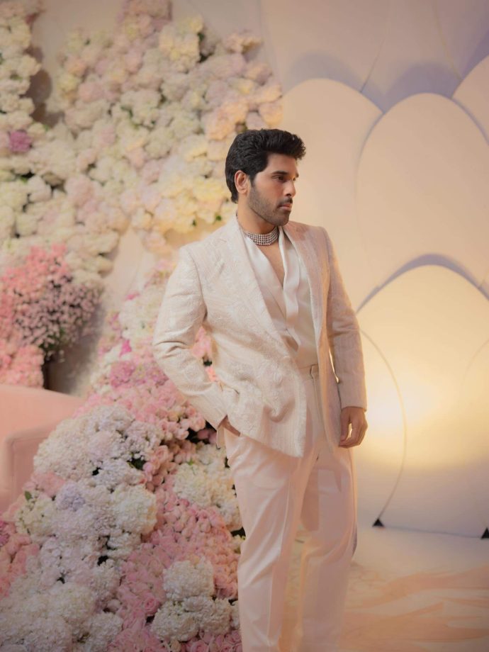 Nayanika Reddy and Allu Sirish in Anamika Khanna for Their Reception 989411