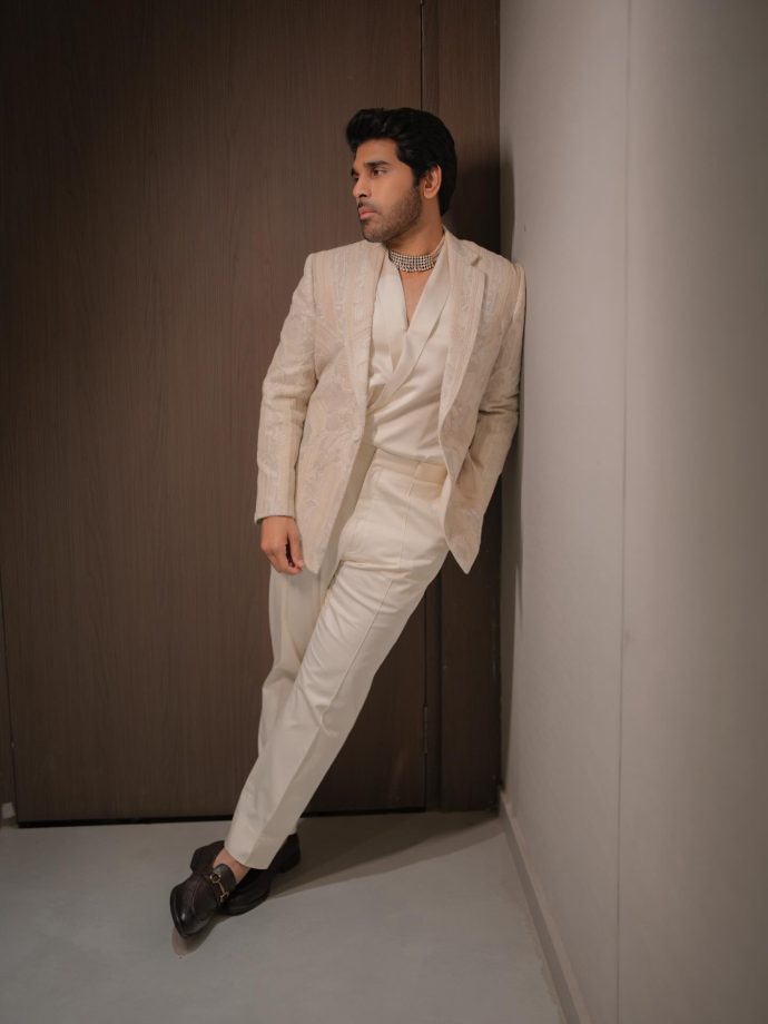 Nayanika Reddy and Allu Sirish in Anamika Khanna for Their Reception 989405