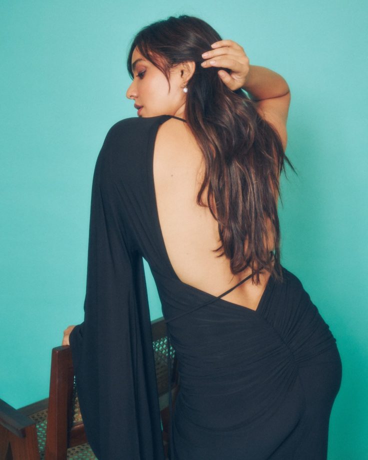 Neha Sharma Shows How Black Can Never Go Wrong 989215