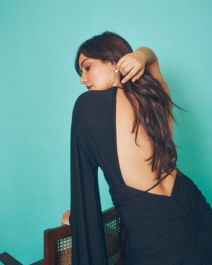 Neha Sharma Shows How Black Can Never Go Wrong 989216