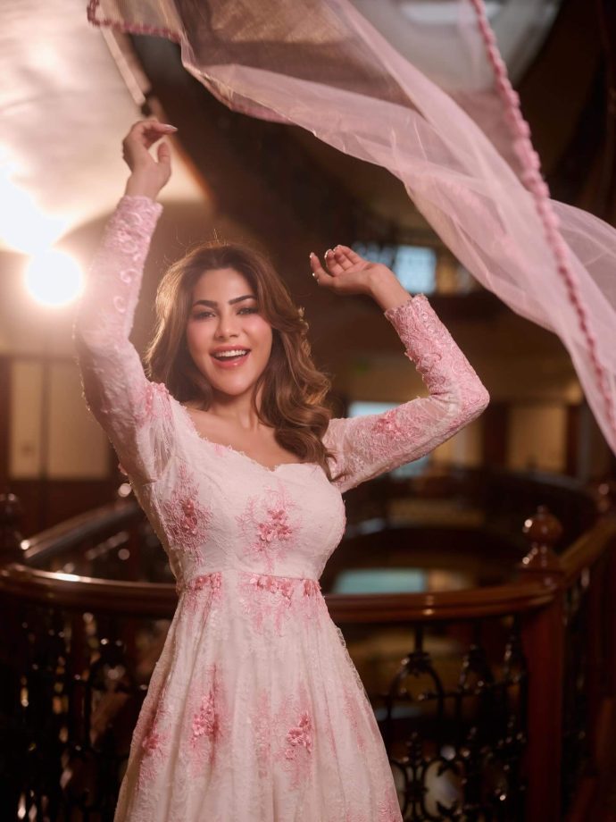 Nikki Tamboli Glows in Soft Pink Ethnic Look 992593