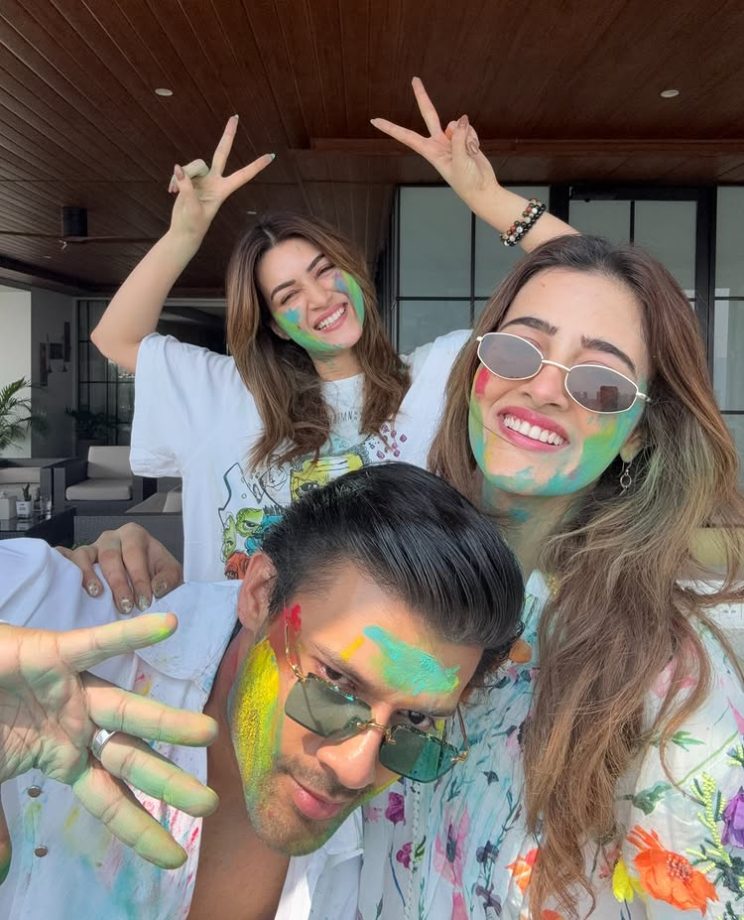 Nupur Sanon Celebrates First Holi After Marriage With Stebin Ben, Kriti Sanon, and Family 989352