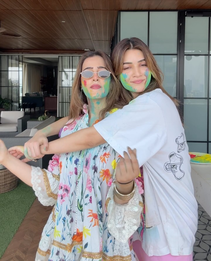 Nupur Sanon Celebrates First Holi After Marriage With Stebin Ben, Kriti Sanon, and Family 989358