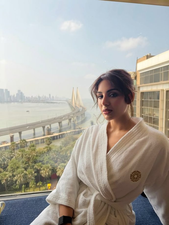 [Photos] Samyuktha Menon's Unseen Bathrobe Moments Go Viral As She Keeps It Cool Before Glam Time 991539