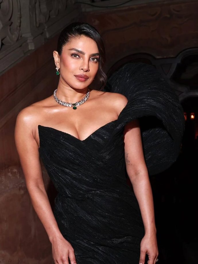 Priyanka Chopra Jonas Stuns in Sculpted Black Couture at Bvlgari Event 992068