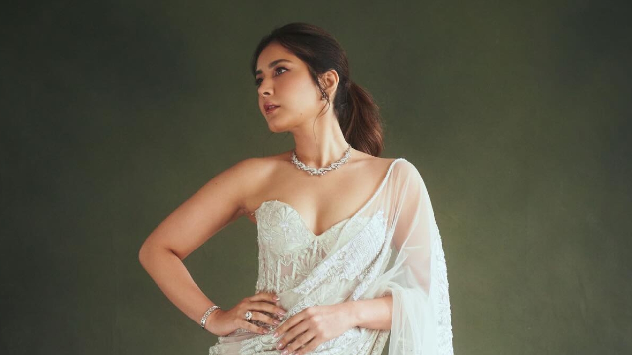 Raashi Khanna Radiates Charm In White Saree With A Strapless Corset Blouse - See Here! 992175