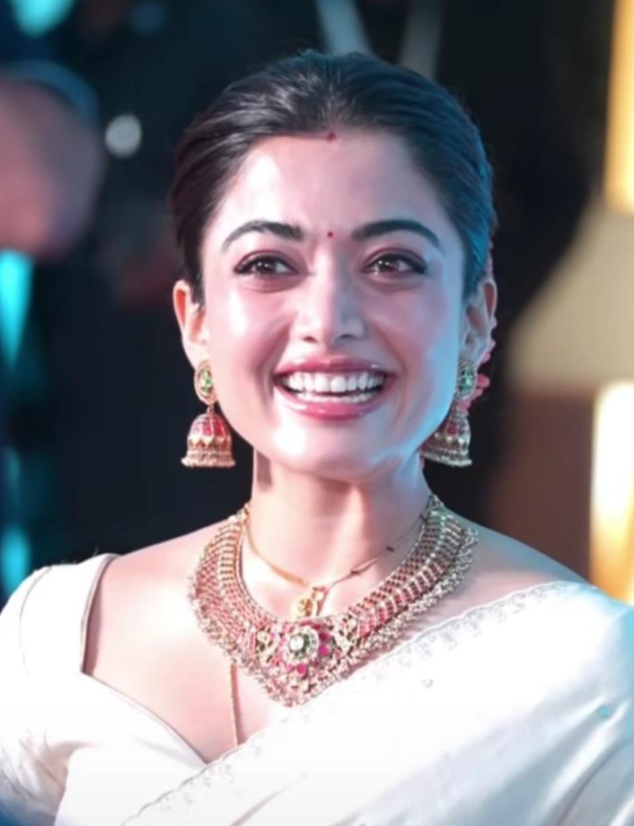 Rashmika Mandanna Radiates New Bride Glow In Ivory Saree, Mangalsutra & Sindoor Steal The Spotlight 991663