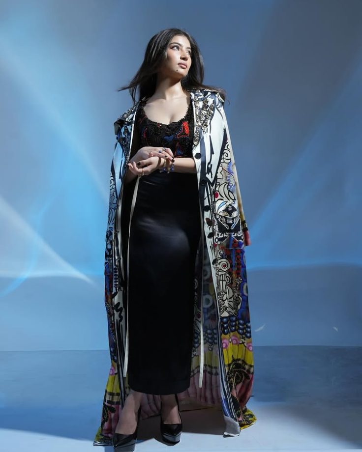 Sara Arjun Brings Style Game Strong in Anamika Khanna for Dhurandhar Promotions 991530