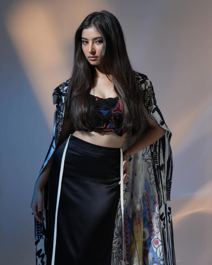 Sara Arjun Brings Style Game Strong in Anamika Khanna for Dhurandhar Promotions 991531