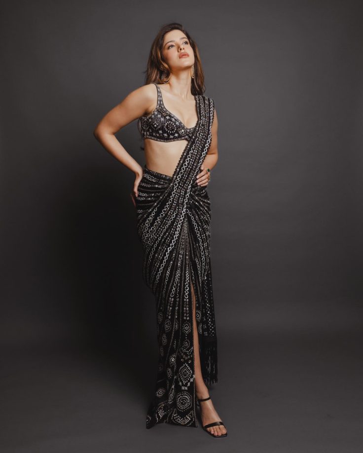 Shanaya Kapoor Flaunts Curves In Black Embellished Saree With Bralette Blouse [Photos] 992178