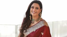 Shweta Tiwari Channels Royal Grandeur In Maroon Banarasi Saree With Backless Blouse - See Pics