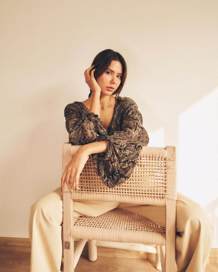 Sonam Bajwa keeps it soft and stylish in earthy tones 992515