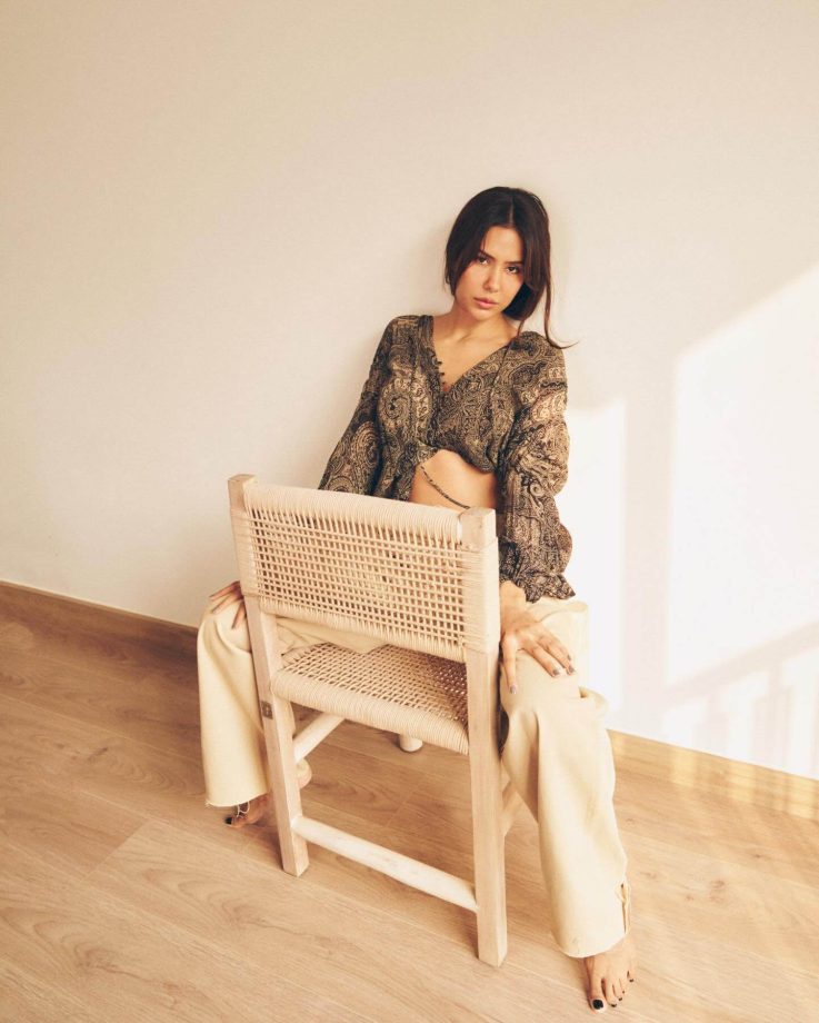 Sonam Bajwa keeps it soft and stylish in earthy tones 992516