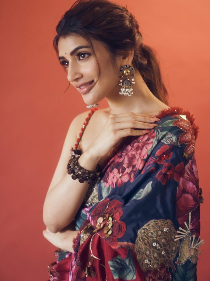 Sreeleela Keeps It Classic Yet Chic In Saree And Embellished Blouse 991675