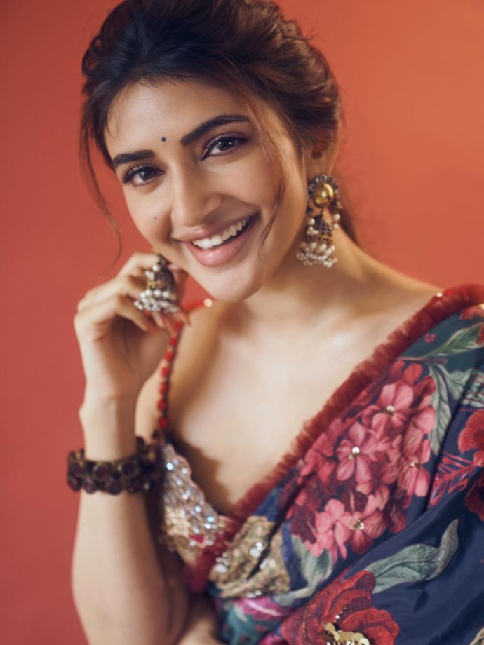 Sreeleela Keeps It Classic Yet Chic In Saree And Embellished Blouse 991677