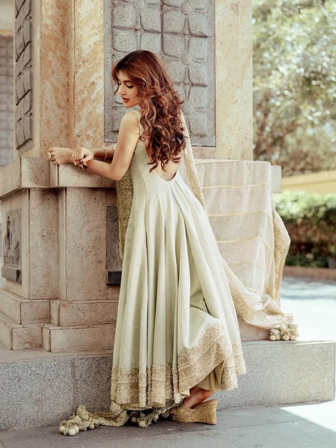Sreeleela Looks Graceful in Elegant Pastel Lehenga, Serving Festive Fashion Goals 989895