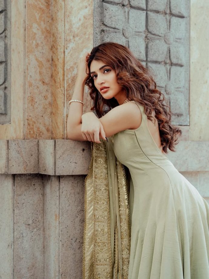 Sreeleela Looks Graceful in Elegant Pastel Lehenga, Serving Festive Fashion Goals 989896