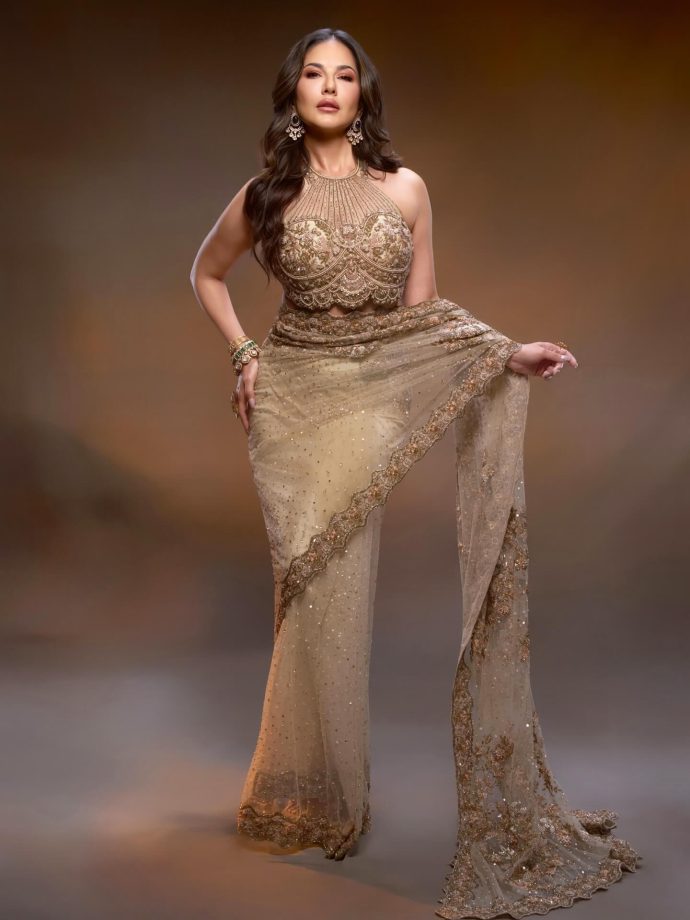 Sunny Leone Glows in Elegant Gold Saree Look with Statement Halter Blouse 991112