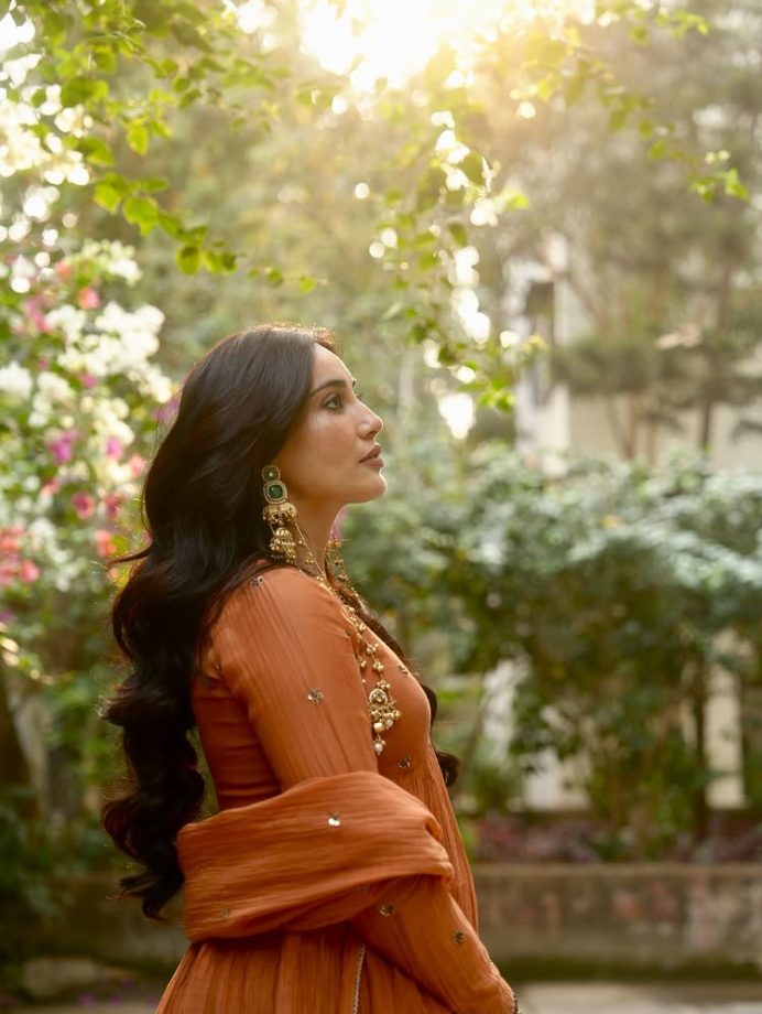 Surbhi Jyoti Keeps It Soft and Beautiful in an Easy Orange Ethnic Look 991862