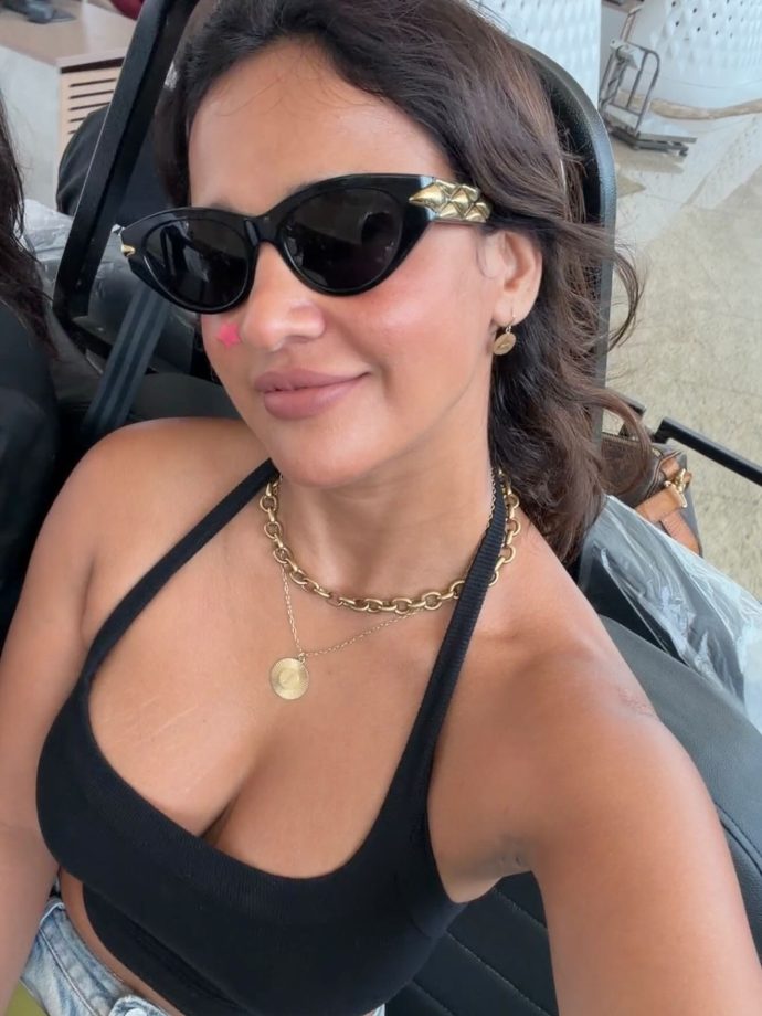 Aisha Sharma’s April photo dump is all about hot looks, soft vibes, and statement fashion 995837