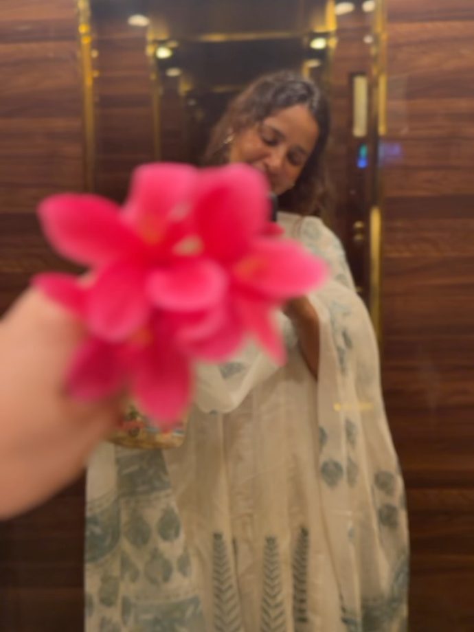 Aisha Sharma’s April photo dump is all about hot looks, soft vibes, and statement fashion 995841