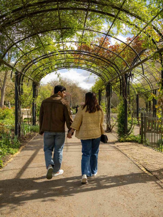 Alia Bhatt’s sister, Shaheen Bhatt, gets engaged to Ishaan Mehra; the couple makes it official with a ring post 994580
