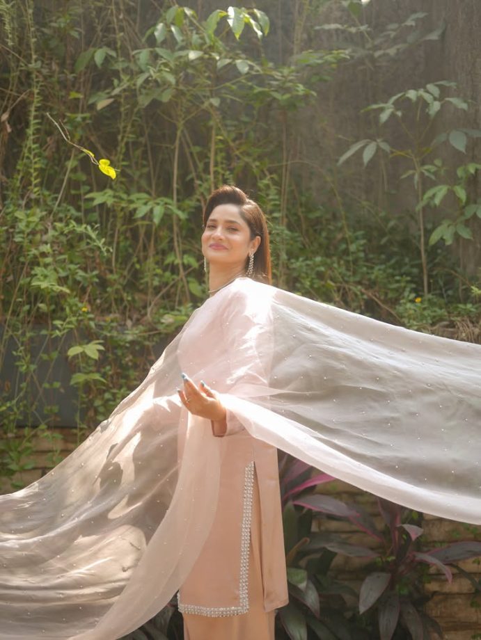 Ankita Lokhande keeps it soft and graceful in a dreamy pastel ethnic look 994712