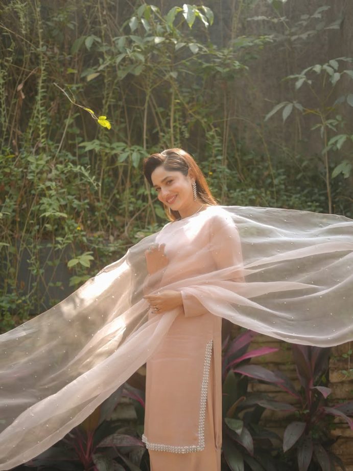 Ankita Lokhande keeps it soft and graceful in a dreamy pastel ethnic look 994713