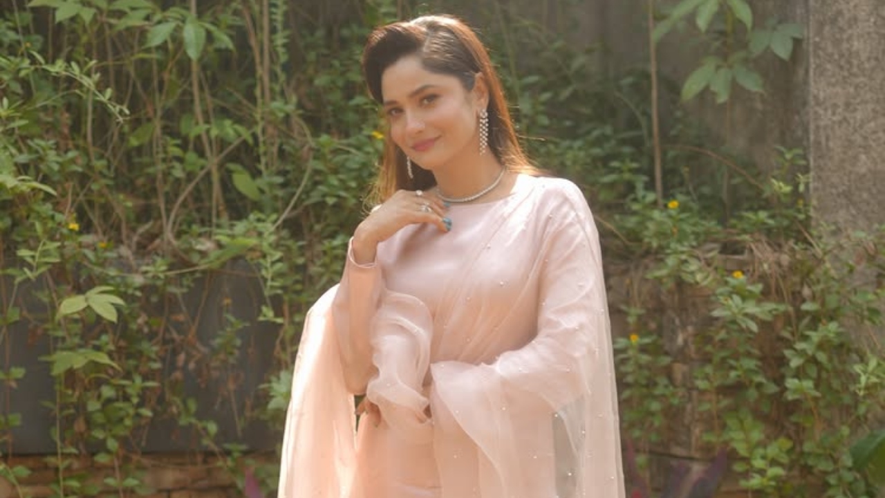 Ankita Lokhande keeps it soft and graceful in a dreamy pastel ethnic look 994711