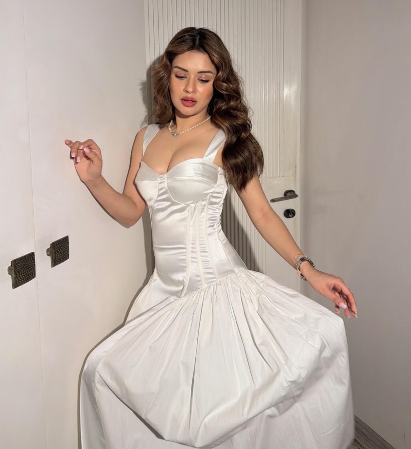 Avneet Kaur Makes Hearts Flutter In Her Dreamy White Corset Gown—Take A Closer Look At Her Glam 994322
