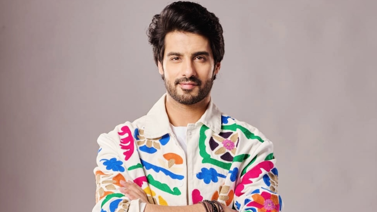 Did Something Happen On Set? Abrar Qazi's Cryptic Note Regarding "Respect" Raises Eyebrows 995110