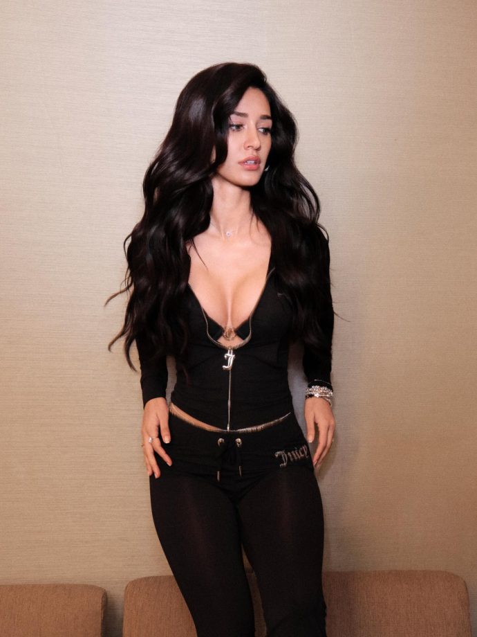 Disha Patani keeps it bold and sporty in a statement black co-ord set 993502