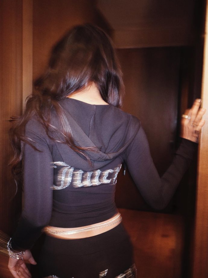 Disha Patani keeps it bold and sporty in a statement black co-ord set 993491