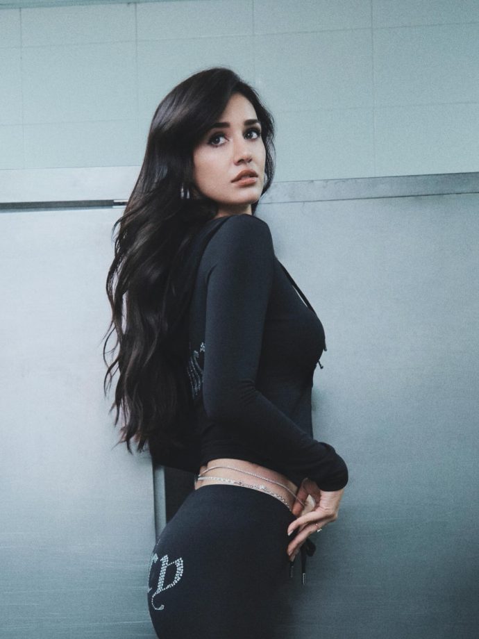 Disha Patani keeps it bold and sporty in a statement black co-ord set 993498