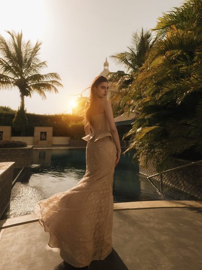 Farrhana Bhatt Glows in Elegant Beige Gown with Timeless Charm 993378