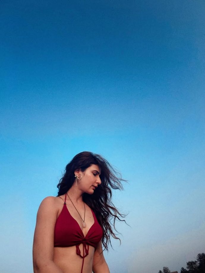 Fatima Sana Shaikh Soaks Up Beach Vibes in a Maroon Bikini Getaway 995779