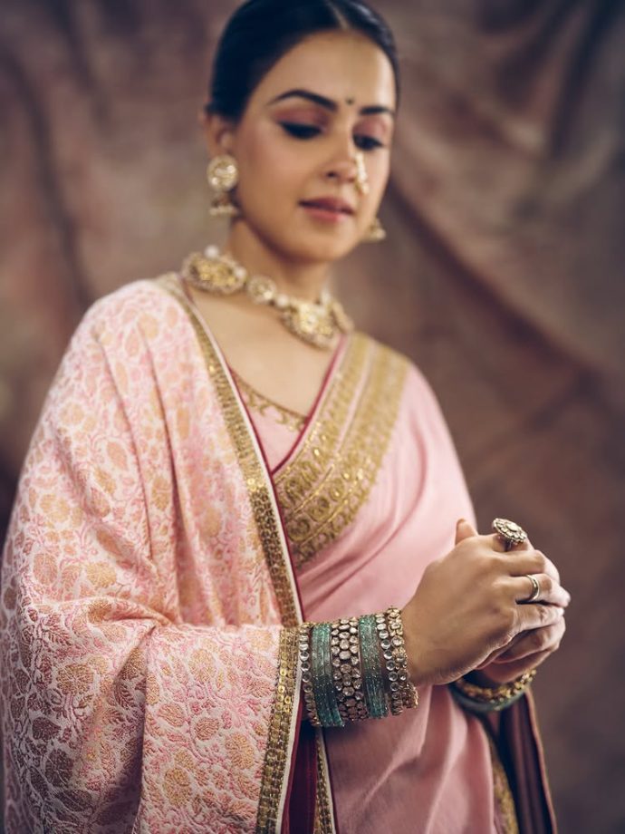 Genelia Deshmukh brings grace in a pink Nauvari saree at Raja Shivaji trailer launch 994981